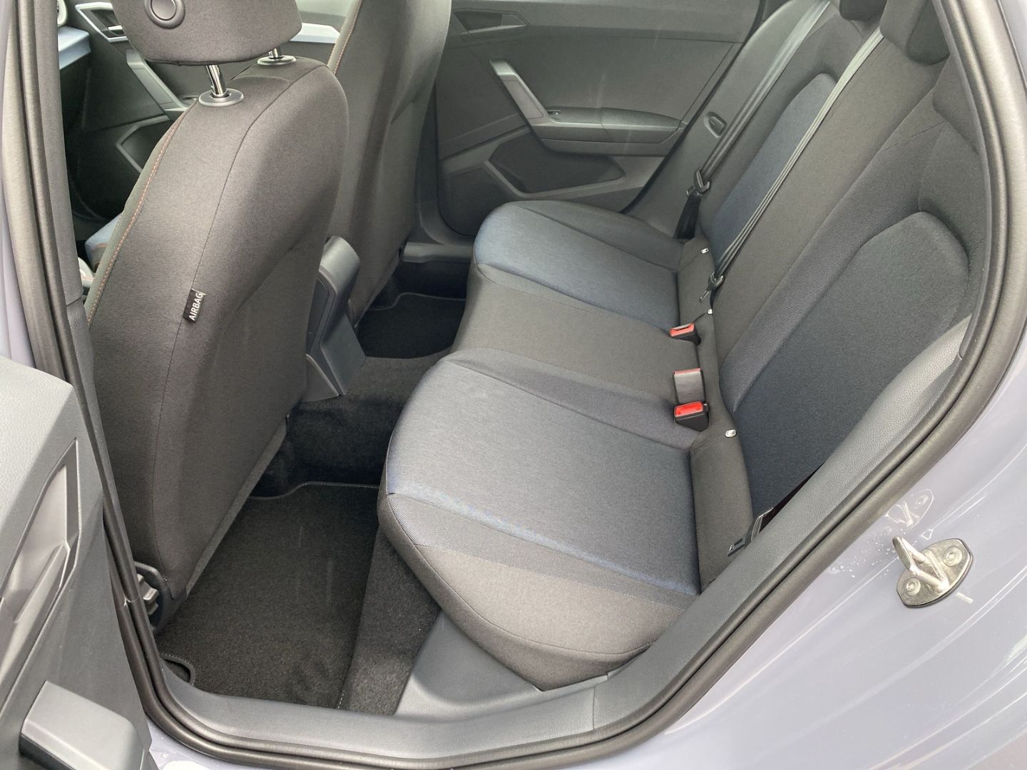 Fahrzeugabbildung SEAT Ibiza FR Navi Digitales Cockpit LED Apple CarPla