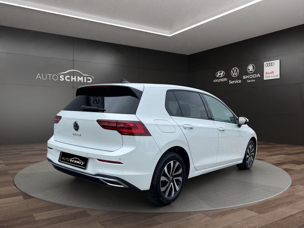 Golf VIII 1.5 TSI 6-Gang Matrix-LED StHz Panoram