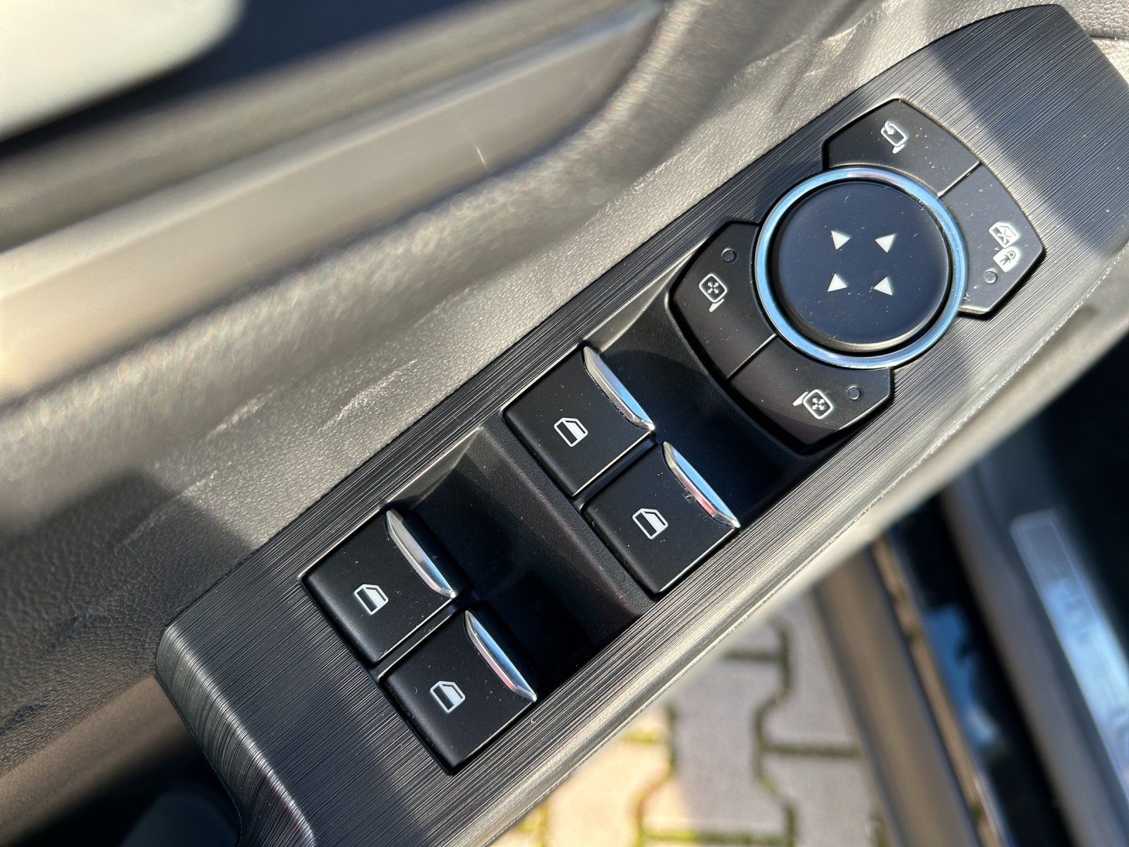 Fahrzeugabbildung Ford Kuga Titanium PHEV AHK-abnehmbar Navi Soundsyste