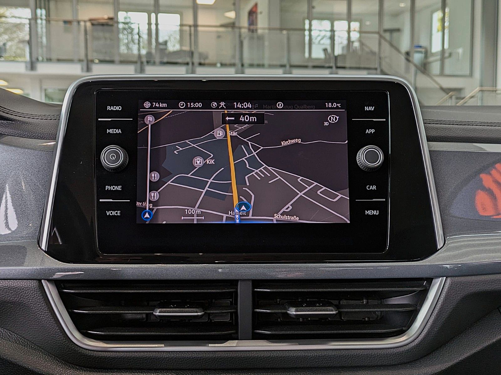 Fahrzeugabbildung Volkswagen T-Roc 2.0 TDI STYLE NAVI SHZ ACC LED CAM AHK