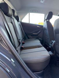 Volkswagen T-Roc - 9