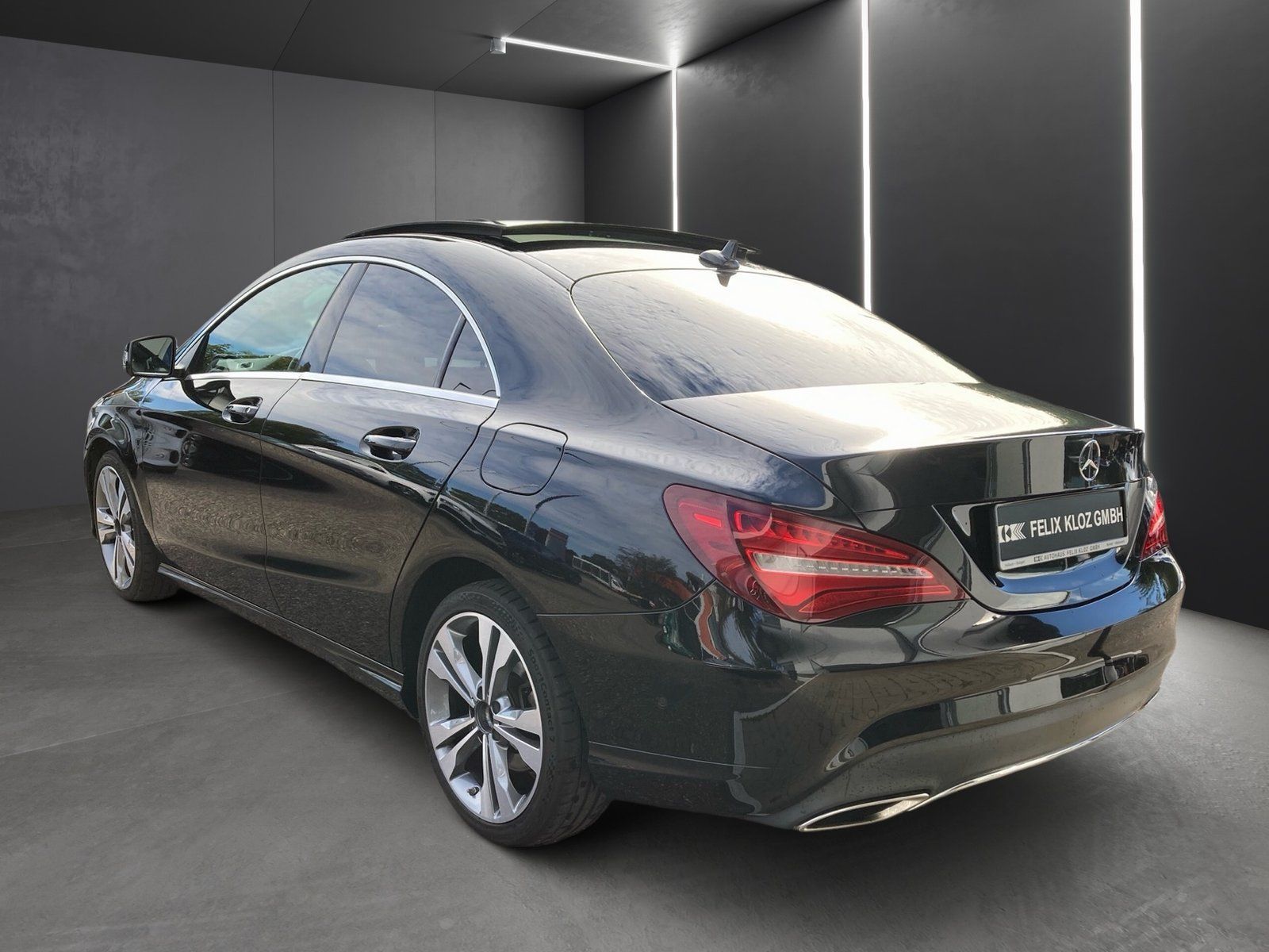 Fahrzeugabbildung Mercedes-Benz CLA 200 Urban*Panorama*Kamera*AHK*LED*Standheiz*