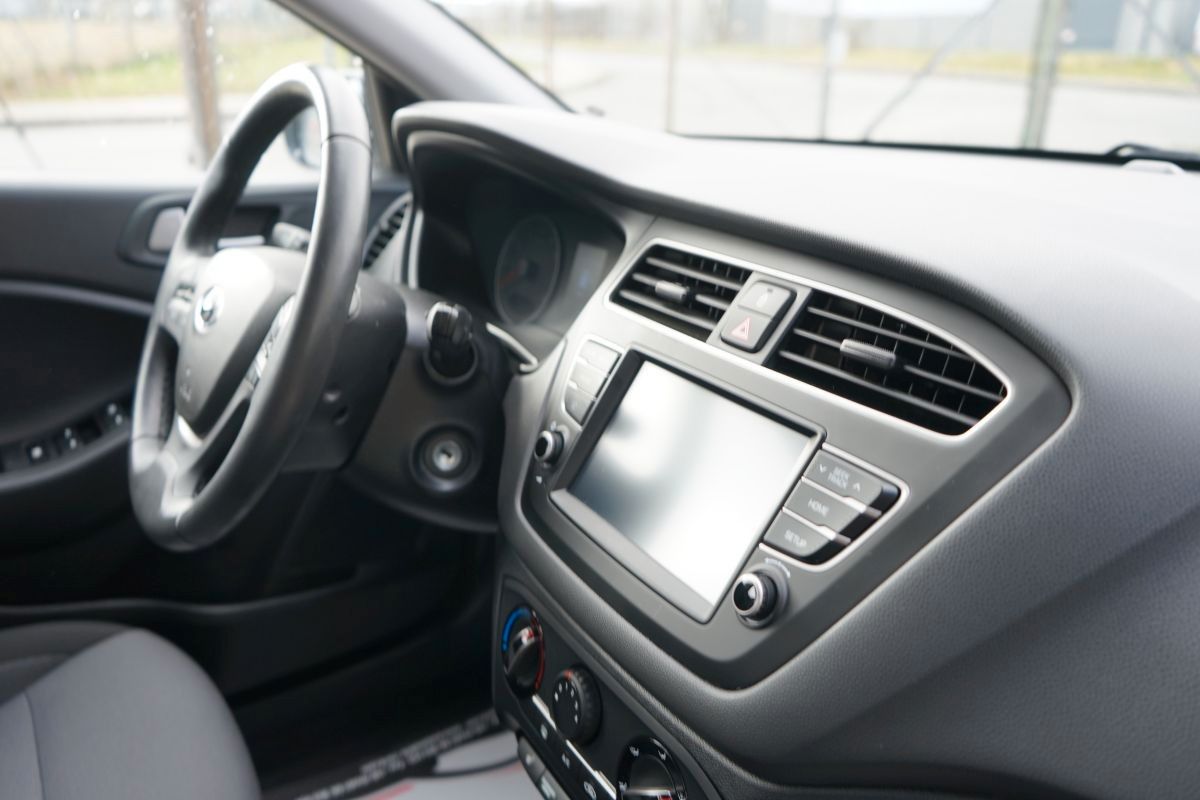 Fahrzeugabbildung Hyundai i20 Style*Kamera*Service Neu*Hu Au Neu