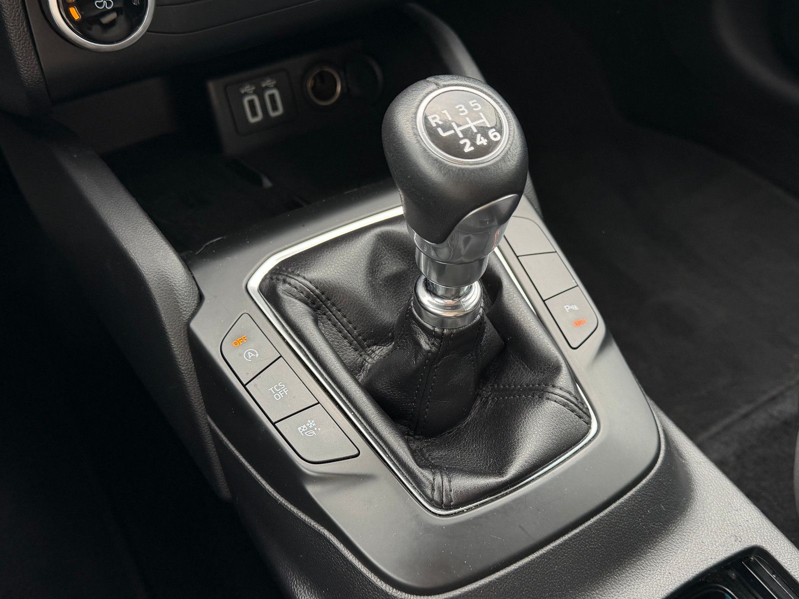 Fahrzeugabbildung Ford Focus Turnier Cool & Connect/NAVI/CAR-PLAY/KAMER