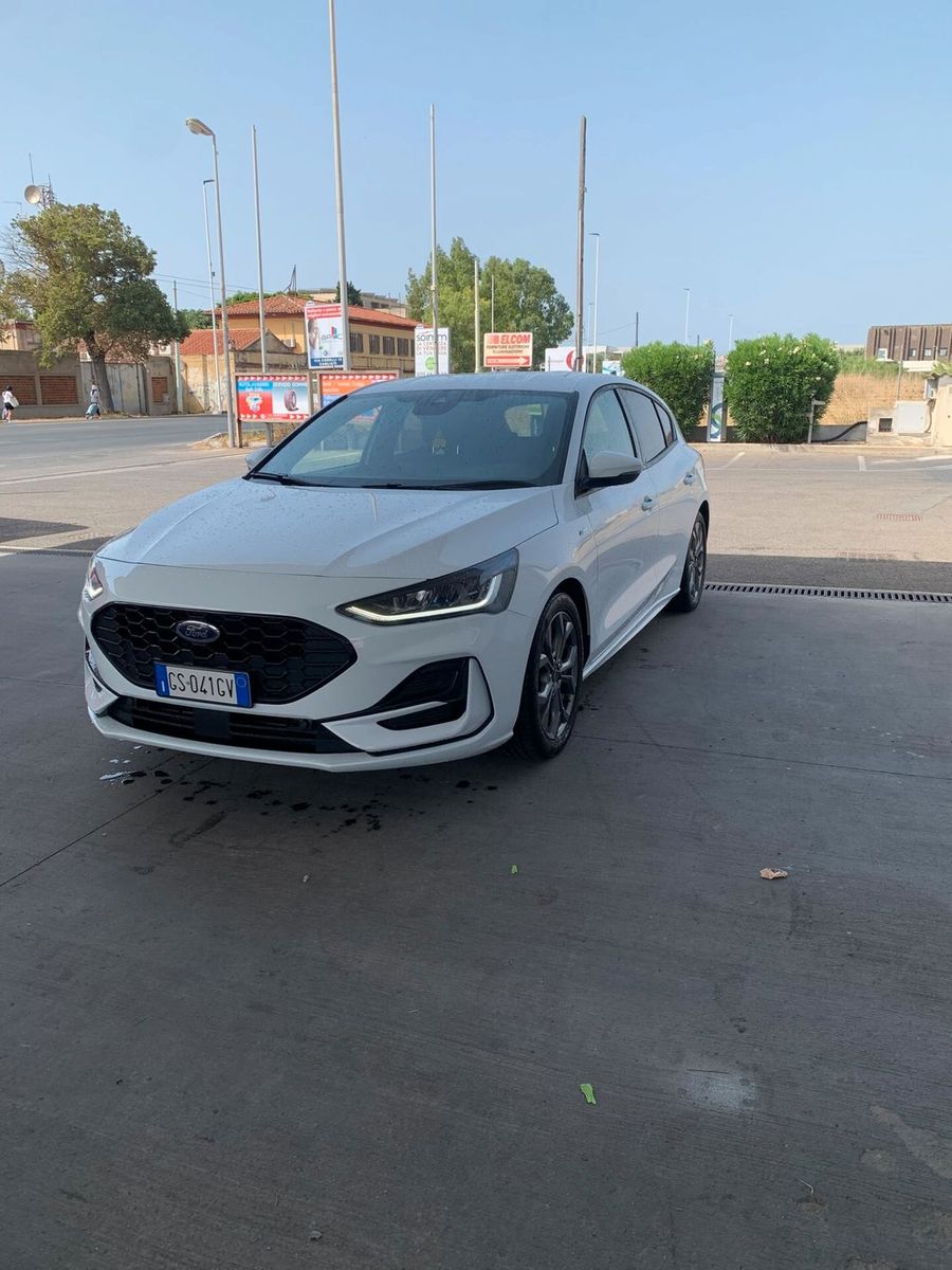 Ford Focus 1.0 EcoBoost Hybrid 125 CV 5p. ST-Lin imagem 2