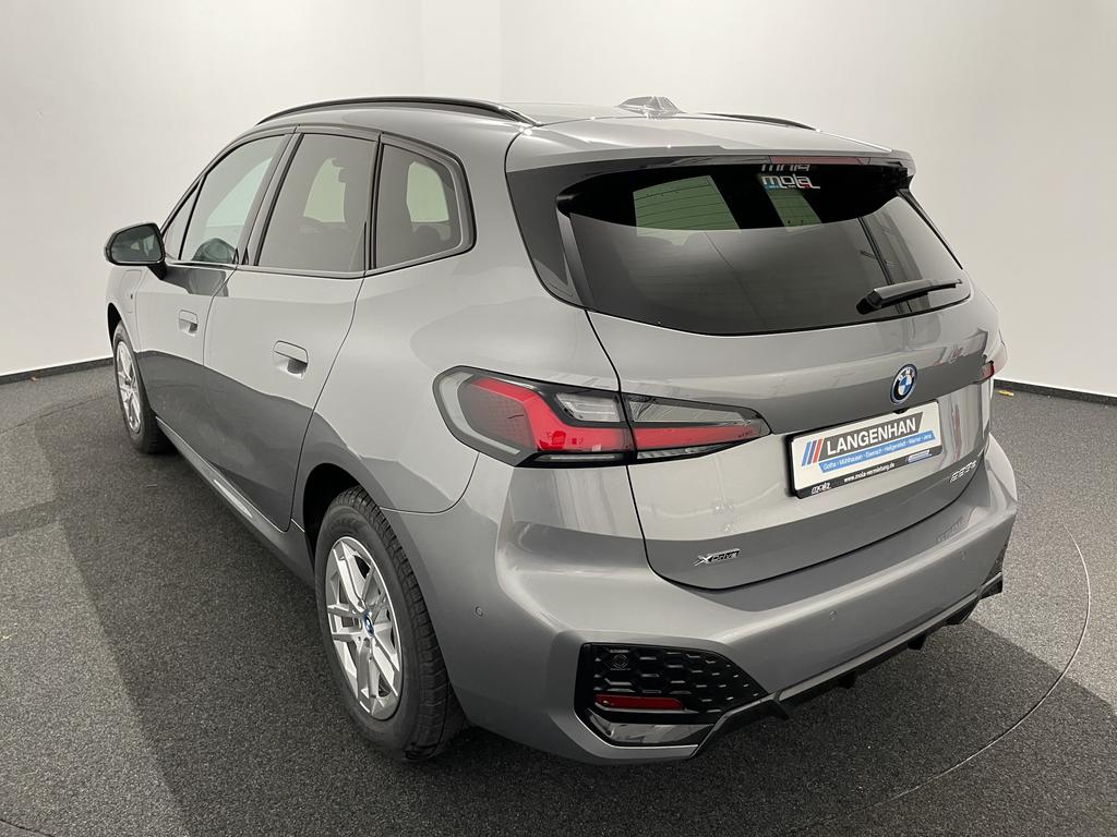 BMW 225