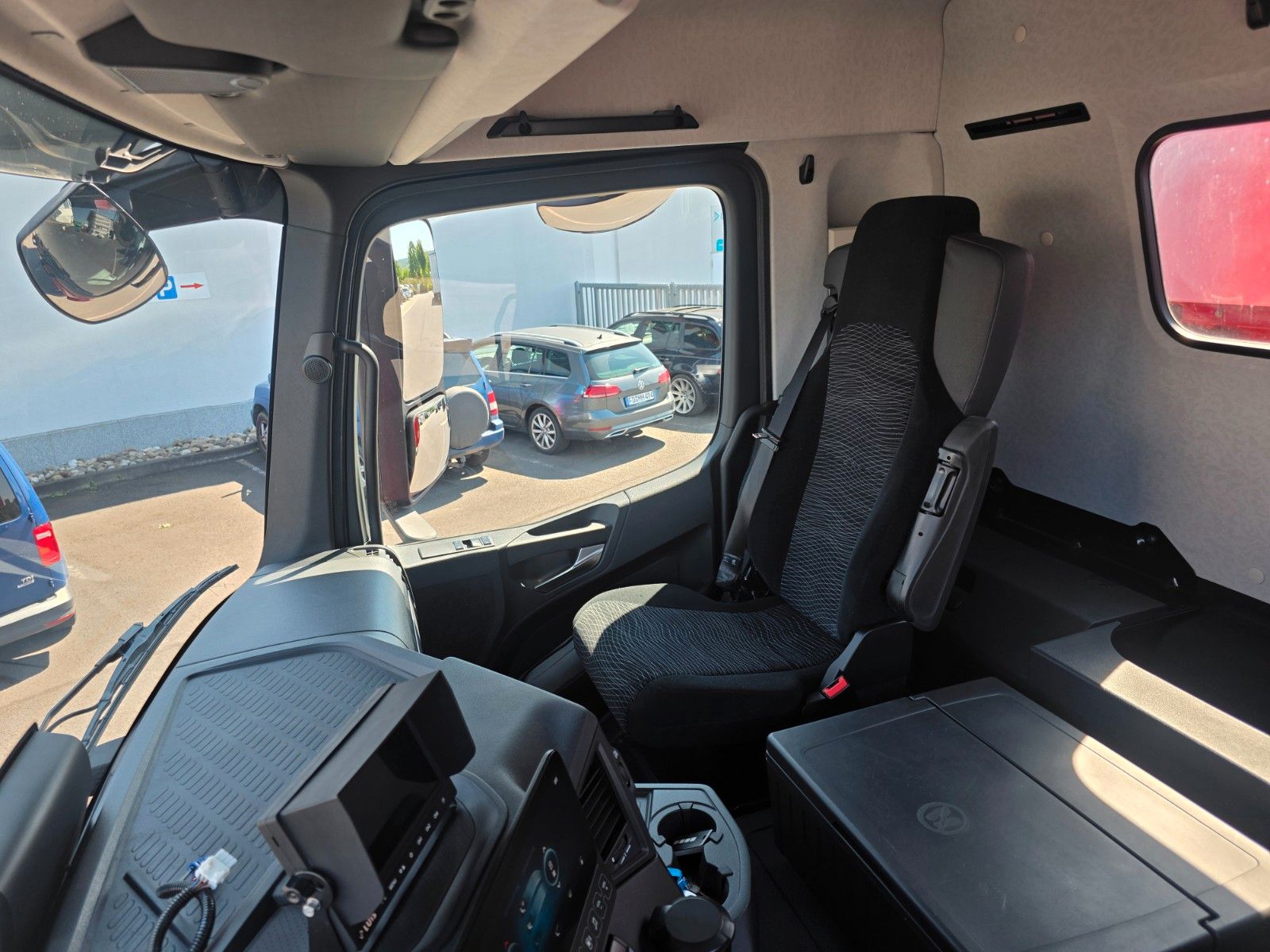Fahrzeugabbildung Mercedes-Benz Arocs 2648 K 6x4 Thermo-Kipper + Bordmatik