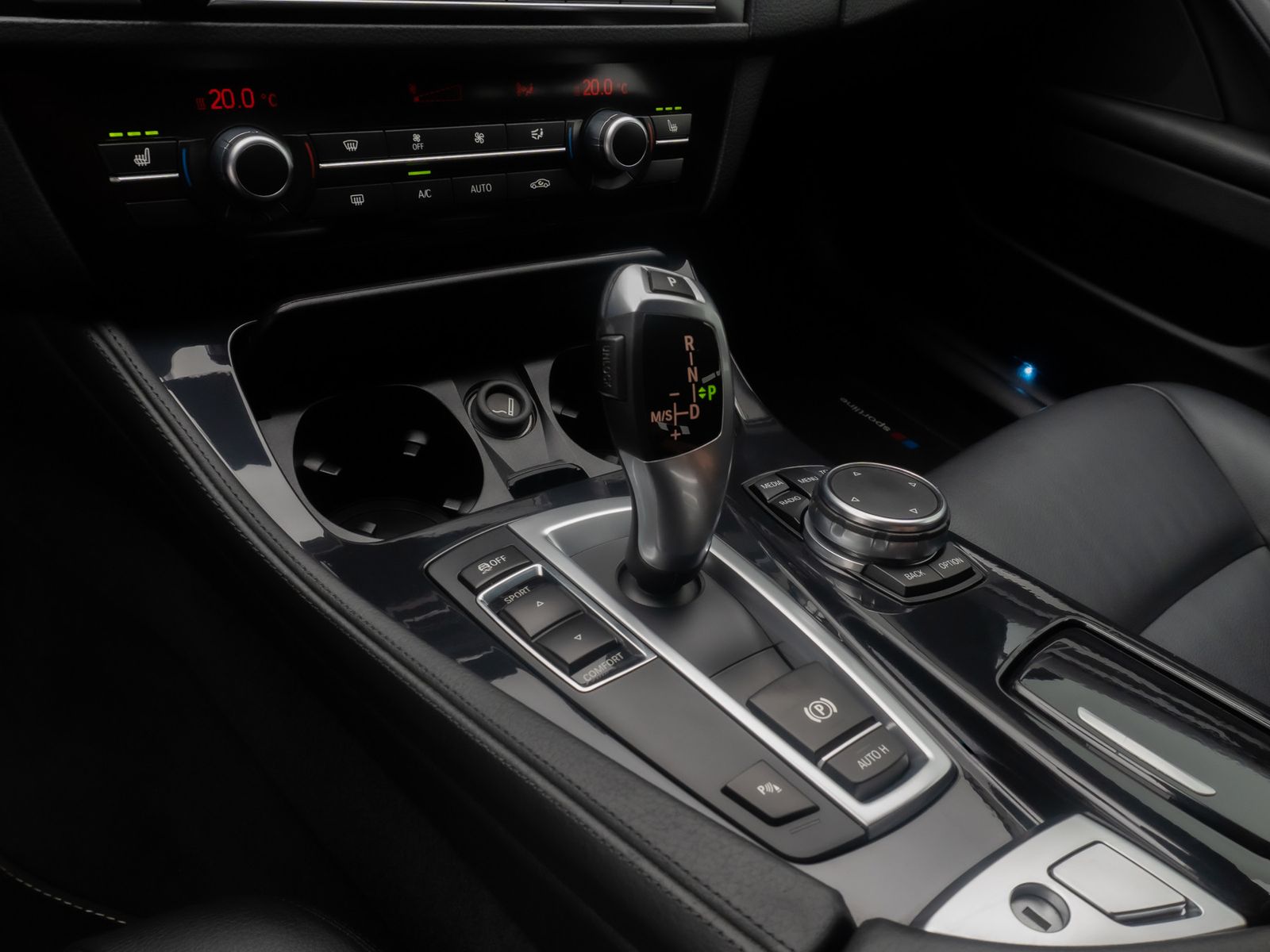 Fahrzeugabbildung BMW 530d NaviProf GeschwindigReg PDC Bi-Xenon Leder
