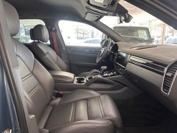 Porsche Cayenne - 8