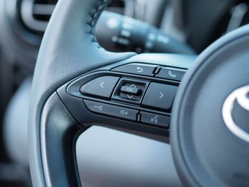 Bild 11 Toyota Yaris Hybrid Style,PDC v+h,Kamera,LED