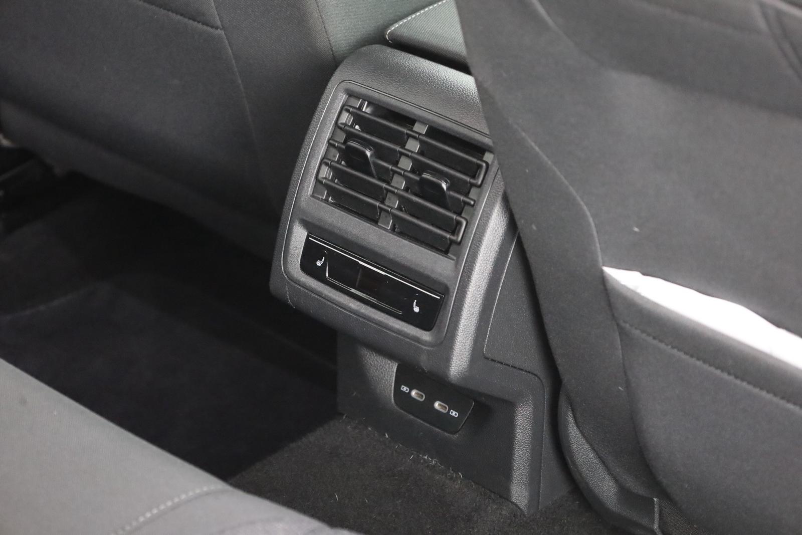 Volkswagen Golf VIII Variant 1.0 eTSI Life Standheizung ACC, миниатюра 27