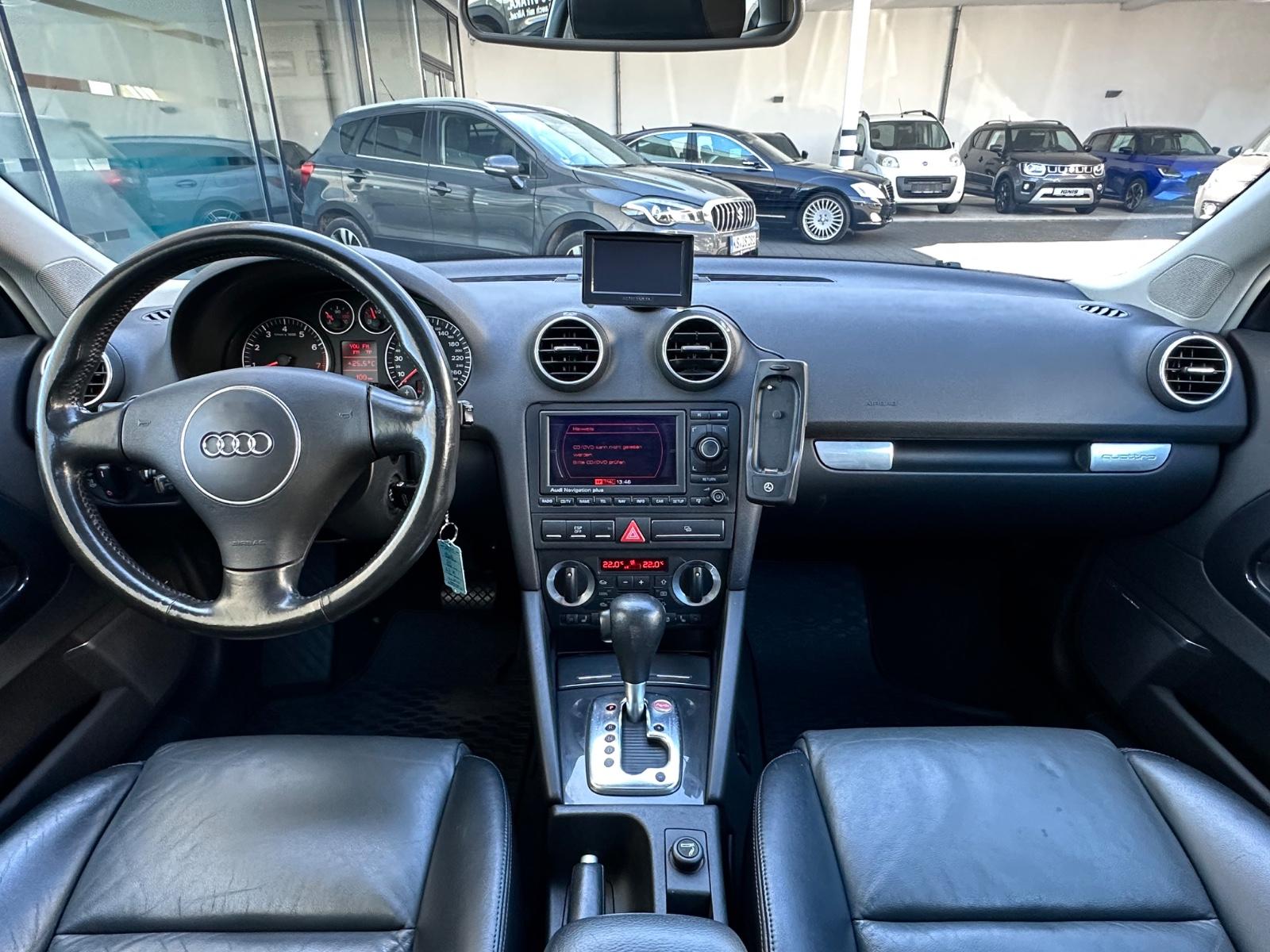 Audi A3 3.2 V6 250 ch DSG quattro / Toit ouvrant / Cuir / Chauffage auxiliaire / Caméra de recul