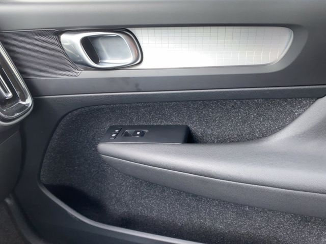 Volvo XC40 D3 Momentum Pro Kam.+KeyLess+LED+Navi+SHZ