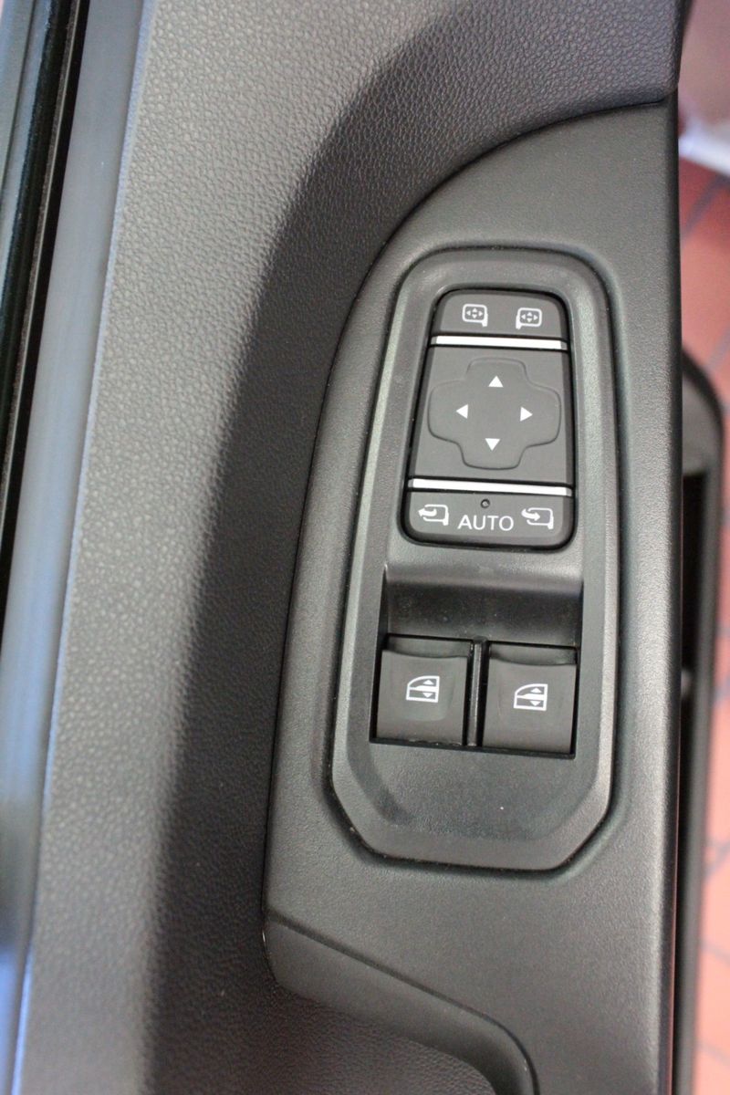 Fahrzeugabbildung Renault Trafic Blue dCi 150 EDC Evo*Automatik*8-Sitzer*