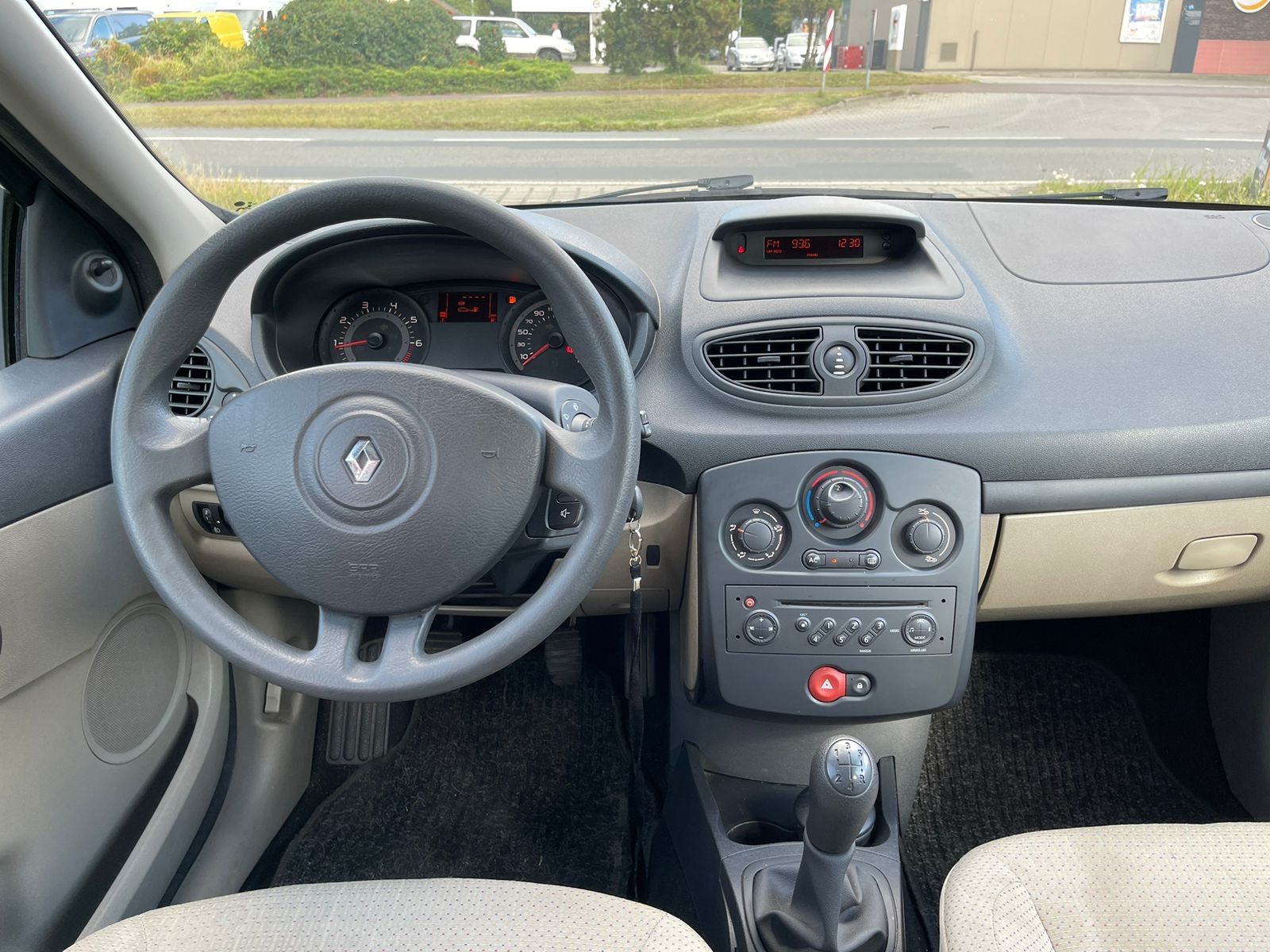 Fahrzeugabbildung Renault Clio 1.2 III Expression*Klima*TÜV 01.2025*
