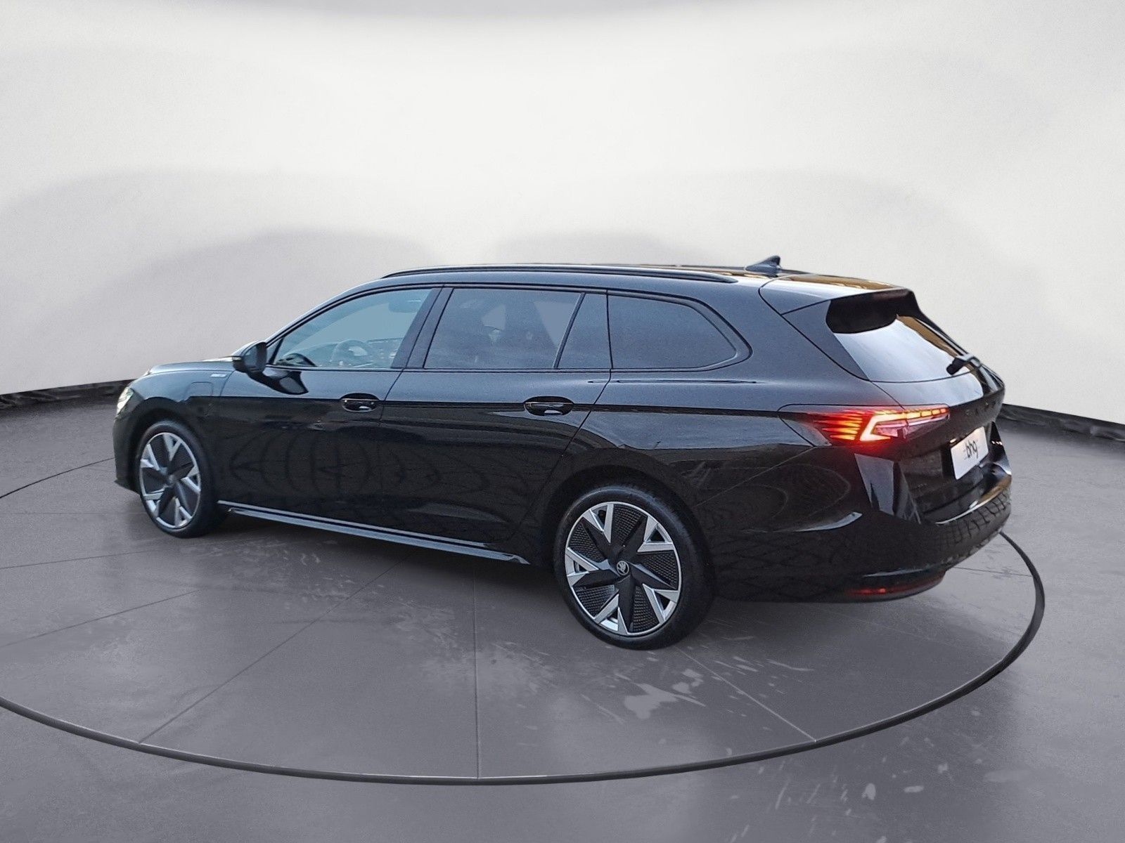 Skoda Superb Combi Sportline 1,5 TSI iV 6-Gang-DSG imagem 3