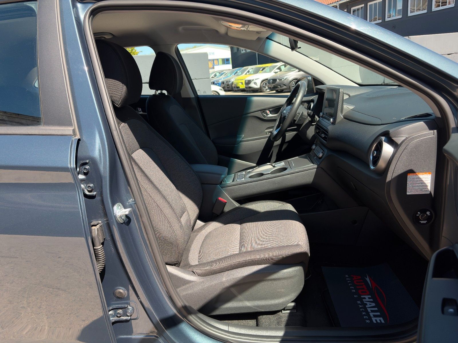 Fahrzeugabbildung Hyundai KONA E Select SHZ LHZ ACC PDC LKA Navi CarPlay