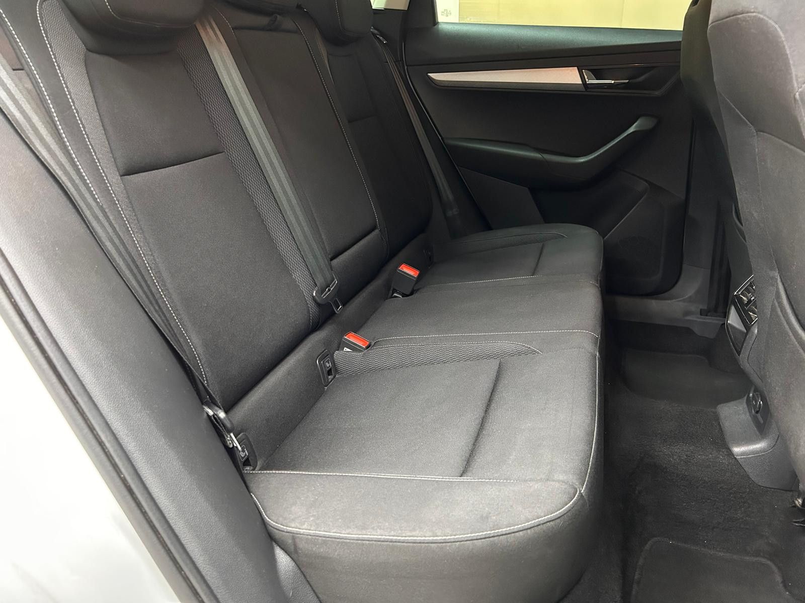 Fahrzeugabbildung SKODA Karoq 1.5 TSI Ambit Sport DESIGN+VIRTU+KAM+LED+