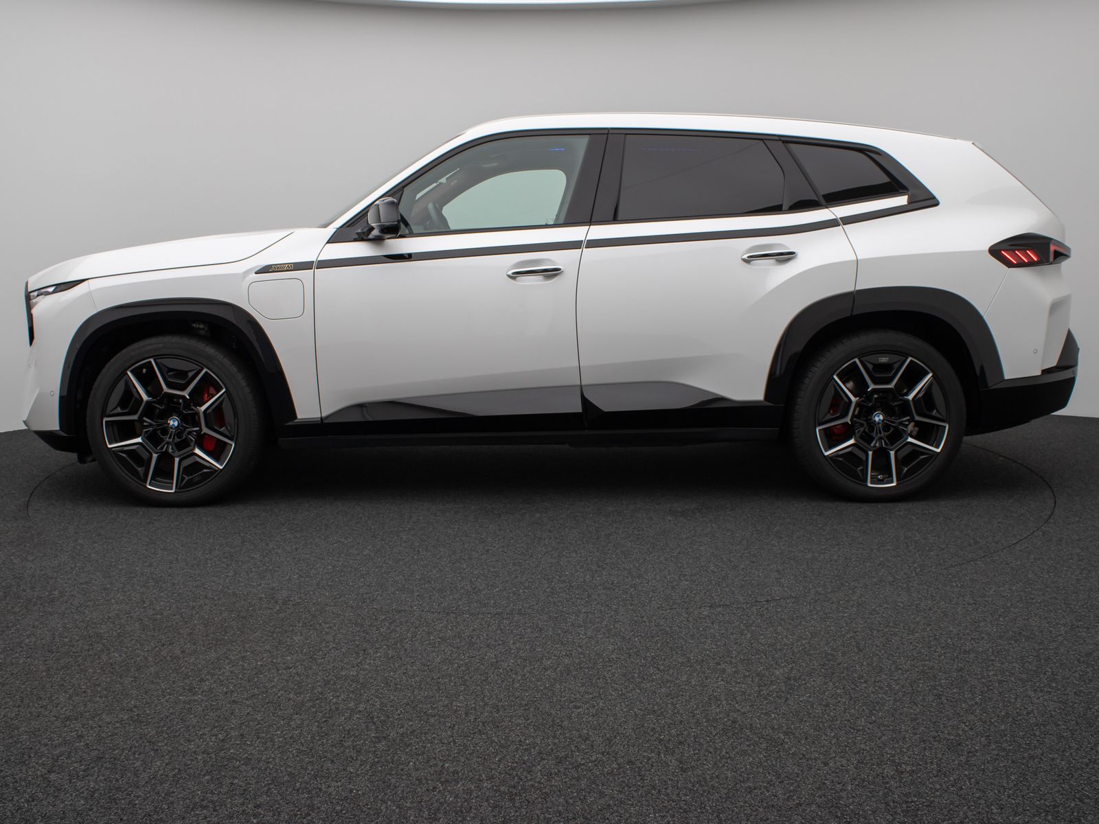 Fahrzeugabbildung BMW XM Individual M Sitze DAB B&W Massage SoftClose