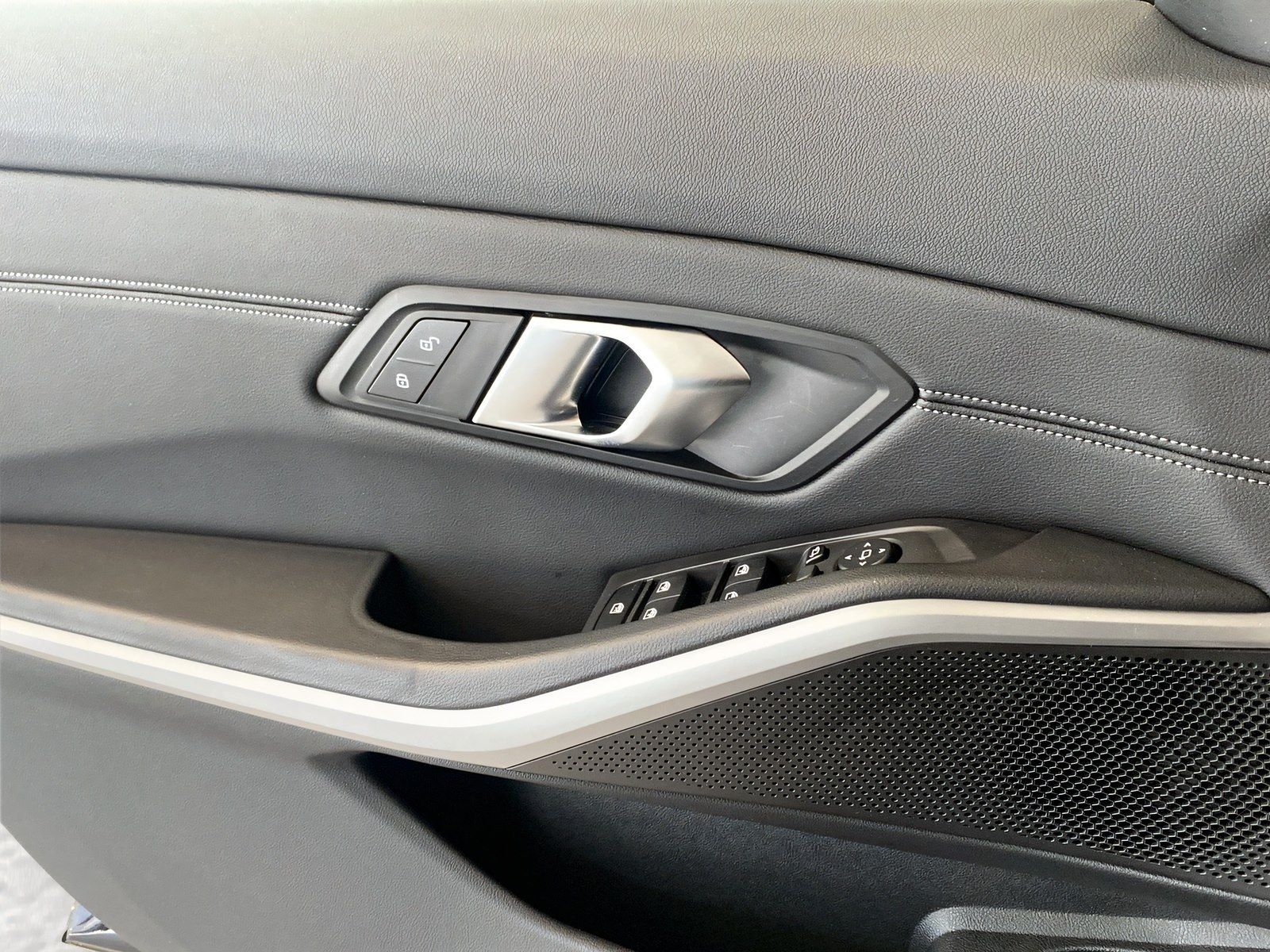 BMW 320i Touring Navi AHK PDC Sportsitze foto 16