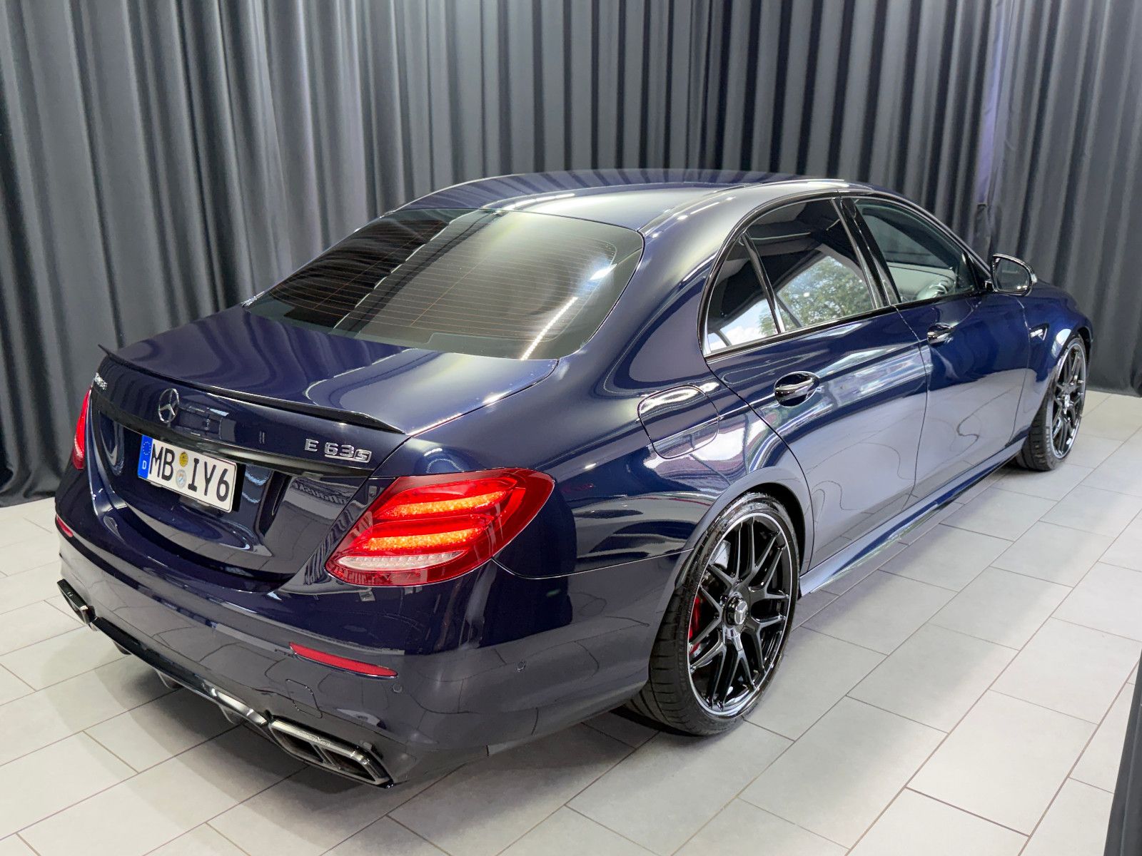 Fahrzeugabbildung Mercedes-Benz E 63 S AMG 4Matic+ |3D-BURMESTER|VOLL