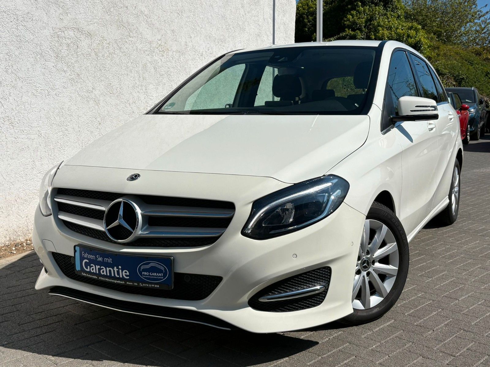 MERCEDES-BENZ B 180