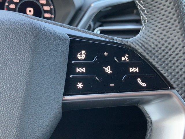 Fahrzeugabbildung Audi Q4 e-tron Sportback 40 e-tron S line, Matrix LED