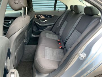 Bild 17 Mercedes-Benz C 200 CGI Automatik Navi PDC SHZ