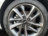 Hyundai i30 5-Türer 1.5T DCT ADVANTAGE SHZ LHZ LED Navi - Hyundai i30: Advantage