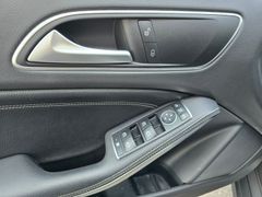 MERCEDES-BENZ GLA 200 1,6 Benzin Navi Automatik 80Tkm TÜV01/28