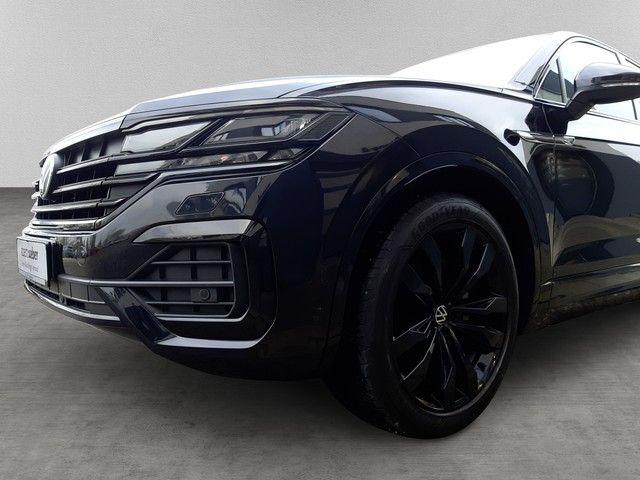 Fahrzeugabbildung Volkswagen Touareg R-Line 3.0TDI 4Motion Pano Matrix 21"