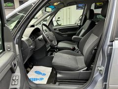 Fahrzeugabbildung Opel Meriva 1.8 Cosmo / Navi Klimaanlage ZV AHK