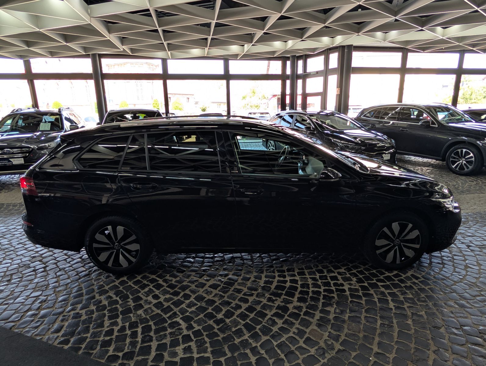 Fahrzeugabbildung Volkswagen Golf Move 1.5 TSI ACC LED SHZ VIRT AMBI APP BHL