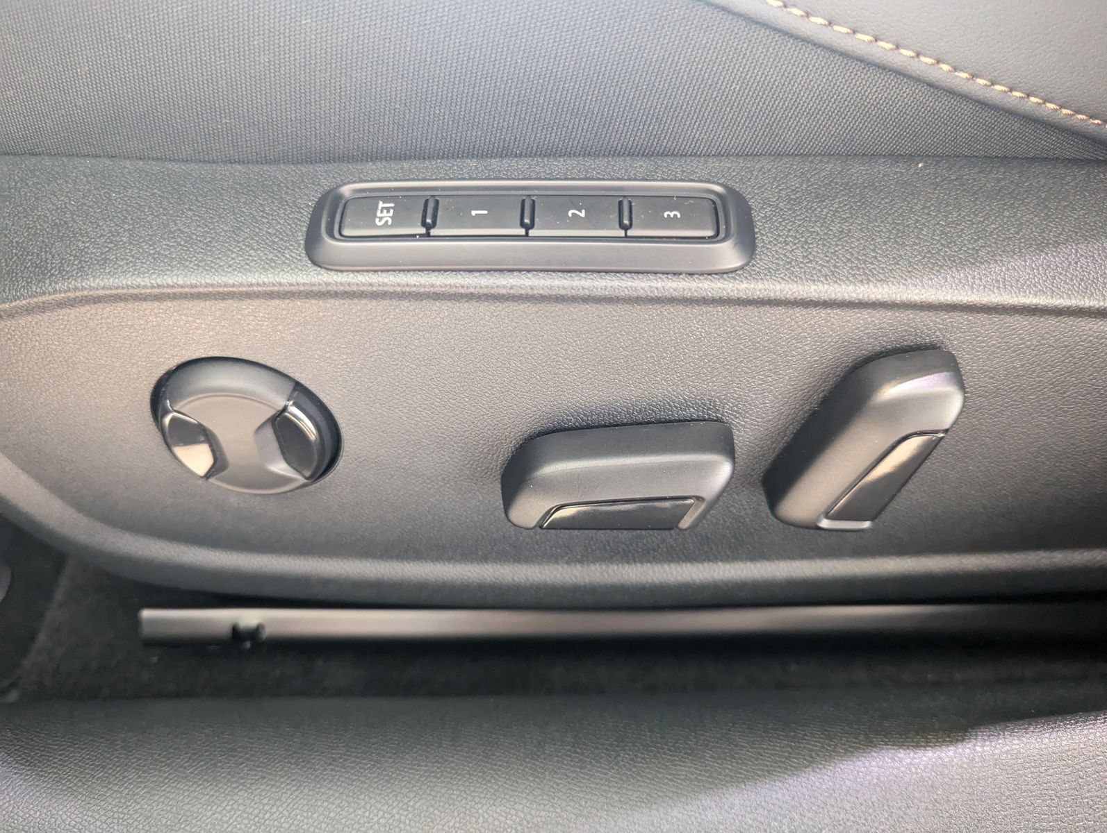 CUPRA Leon 1.5 eTSI DSG Dynamic-Edge-Assist-XL Memory - Image 20