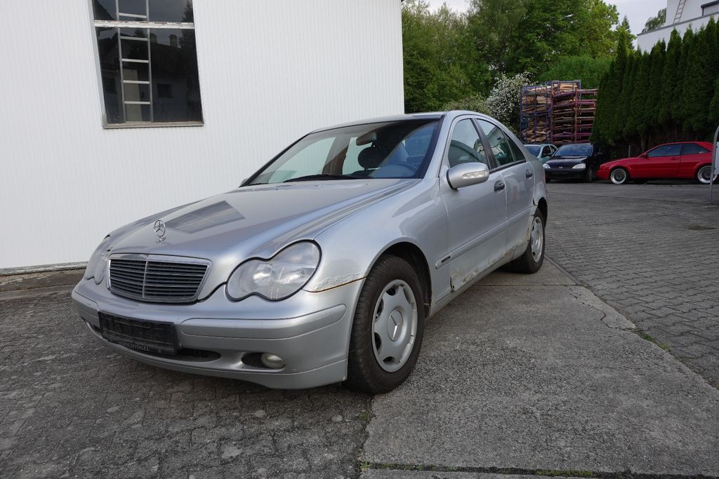 Mercedes-Benz C 180