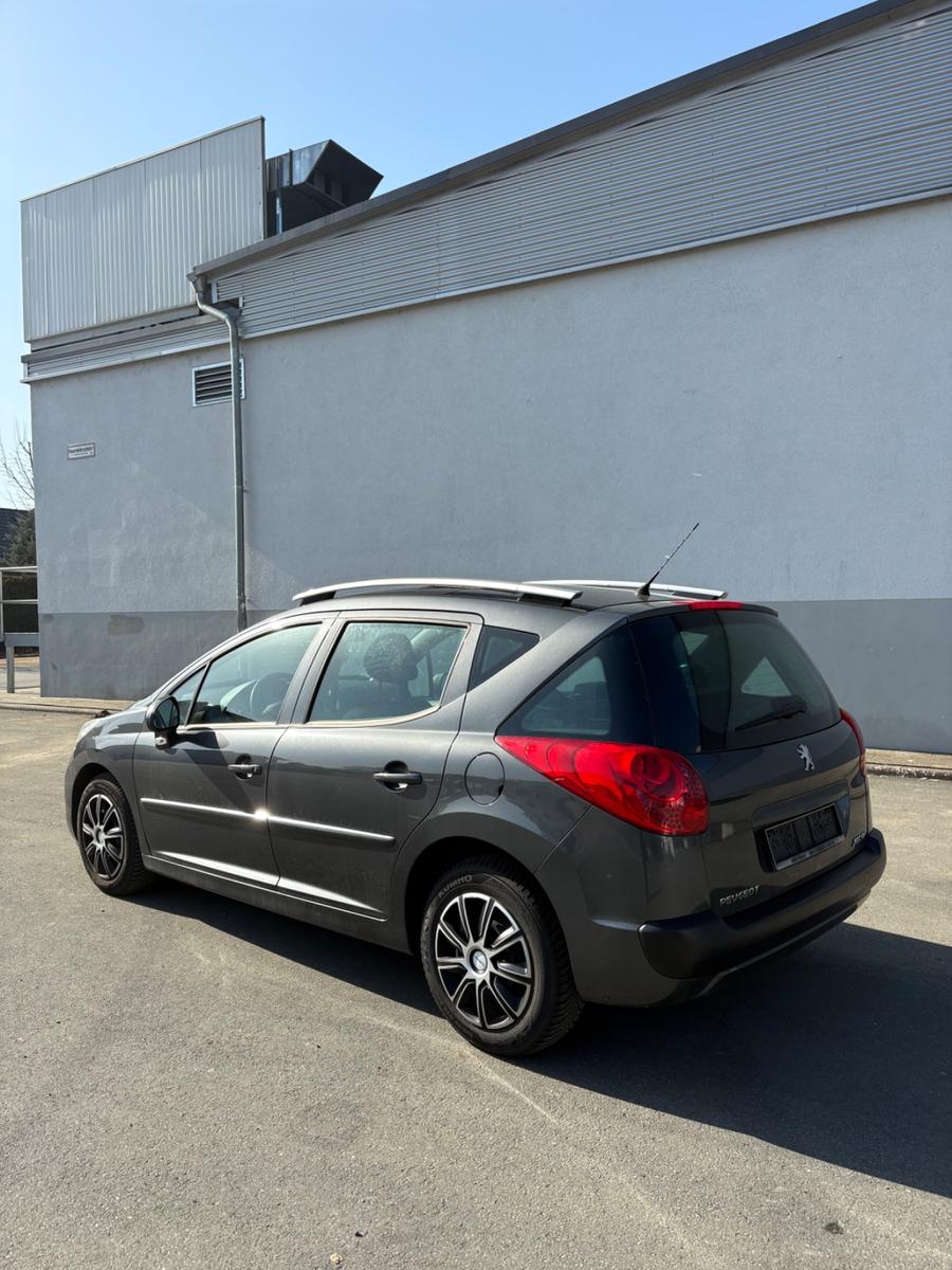 Peugeot 207 SW 1,4 PANODACH / TÜV 04/27