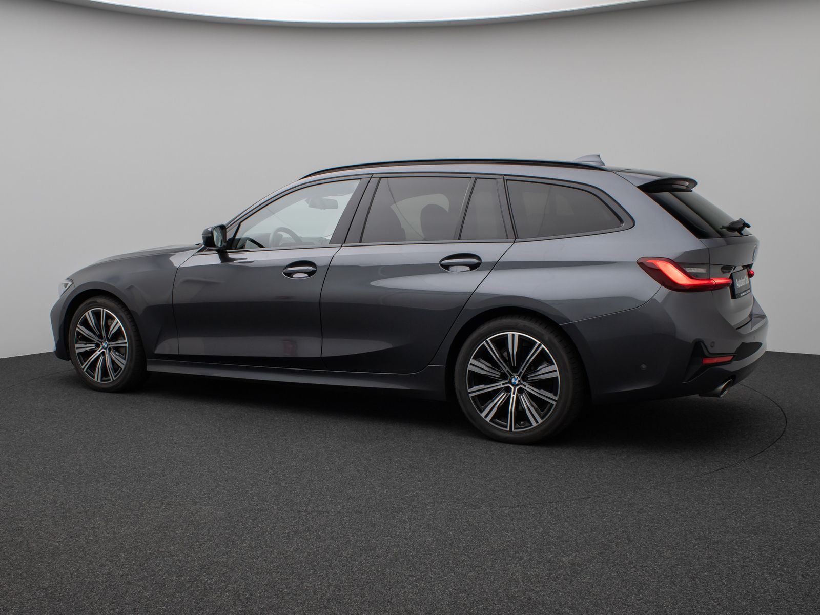 Fahrzeugabbildung BMW 330d xD Sport Line Kamera Lenkrhzg HUD DAB H/K
