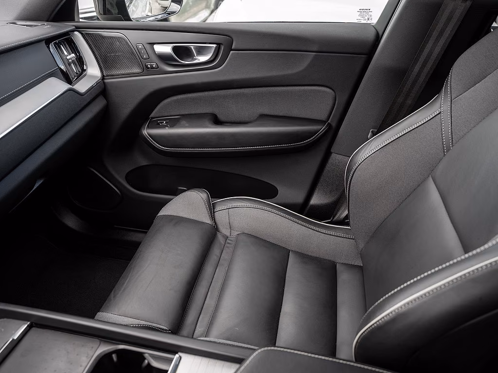 Volvo XC60 B5 AWD Ultimate Dark, миниатюра 22