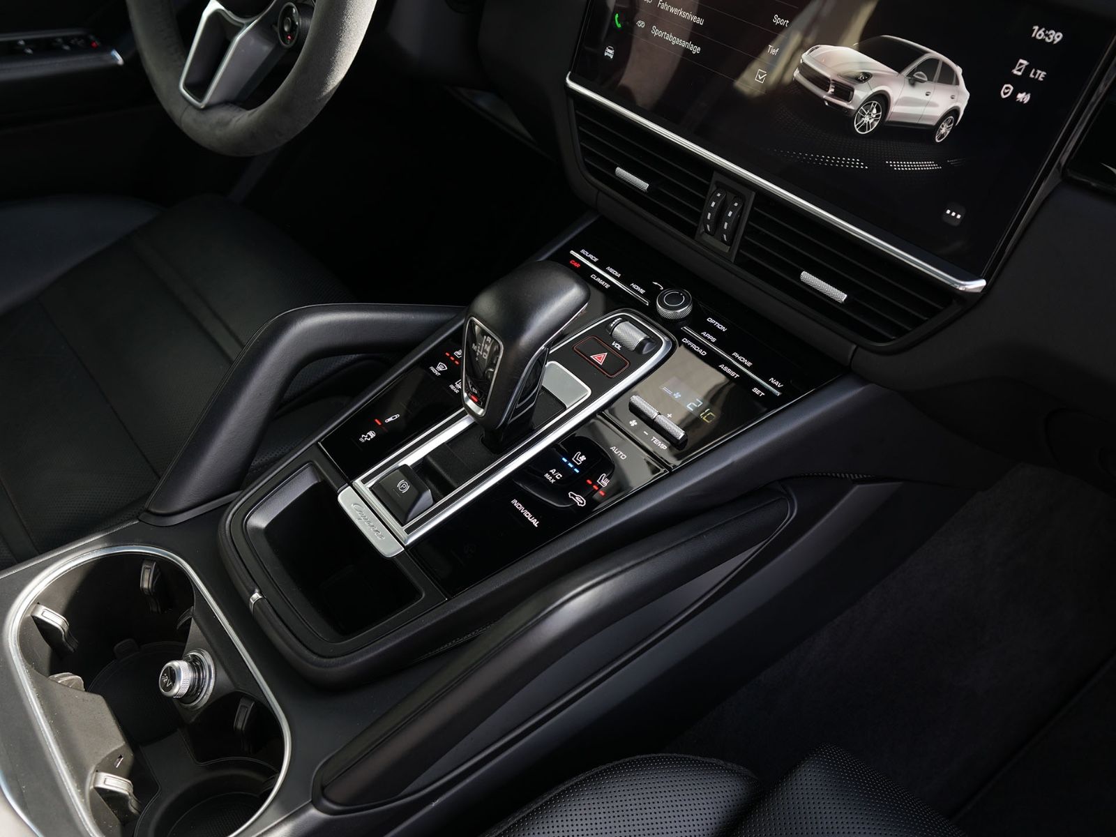Porsche E-Hybrid Coupé SPORTDESIGN-PAKET-SPORTABGAS.-22" foto 24