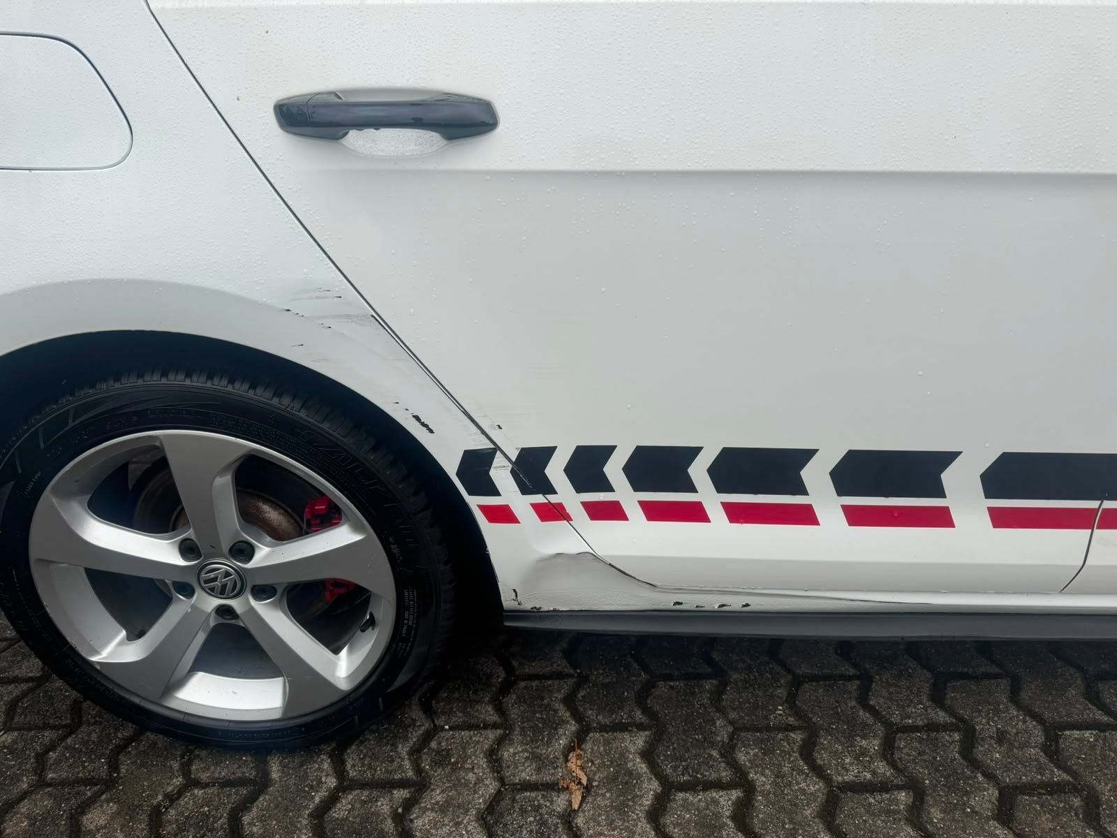 Fahrzeugabbildung Volkswagen Golf VII Lim. GTI BMT/Start-Stopp