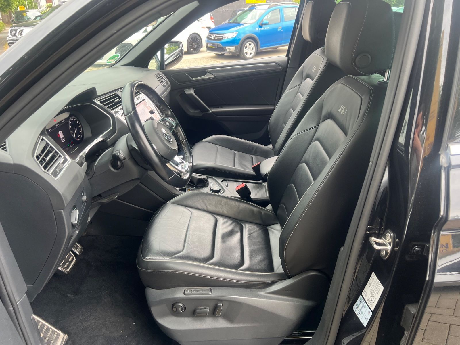 Fahrzeugabbildung Volkswagen Tiguan Highline DSG 4Motion R line