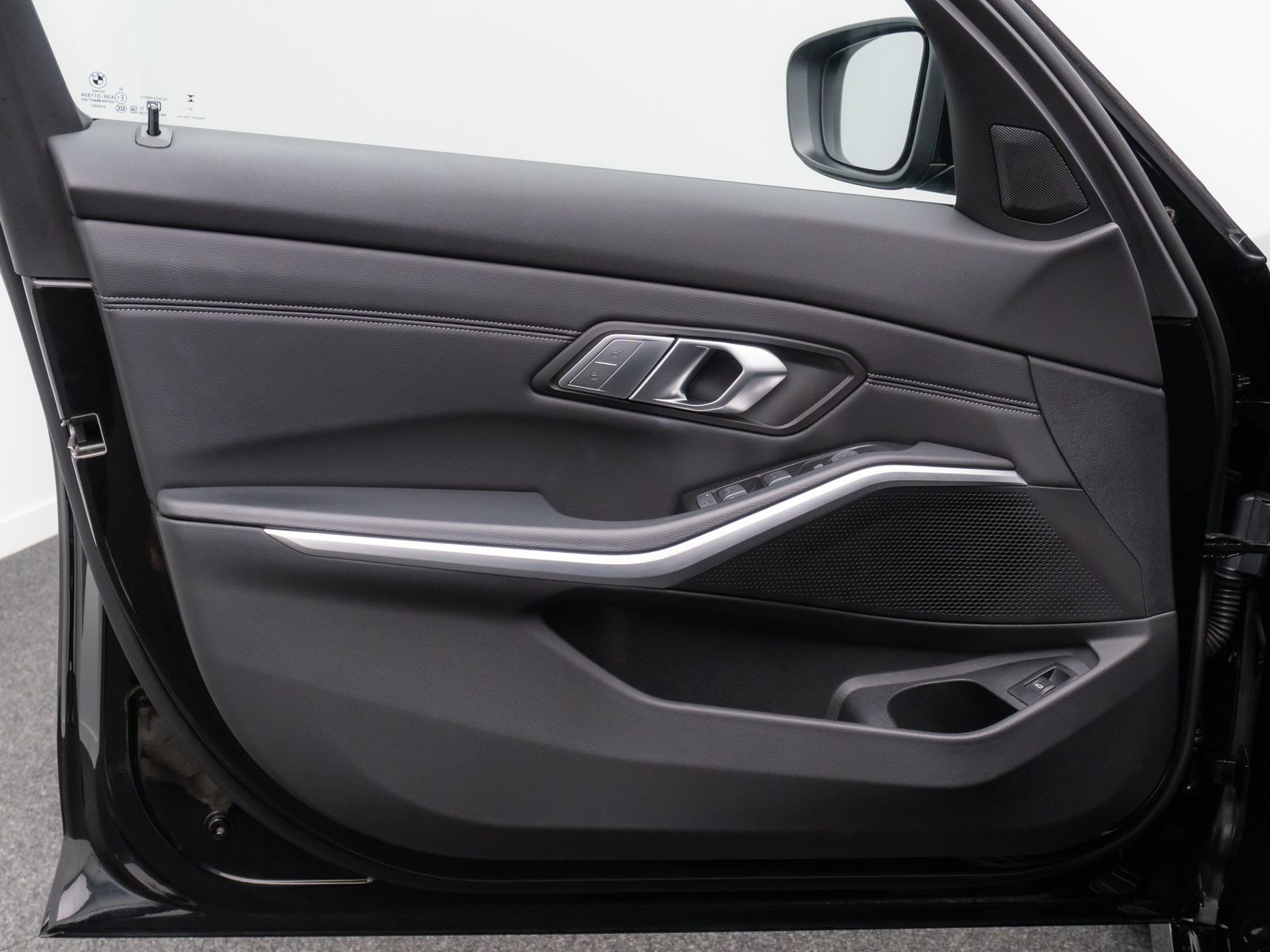 Fahrzeugabbildung BMW 320d DAB HiFi PDC Alarm Sport Geschwindigkeitsre