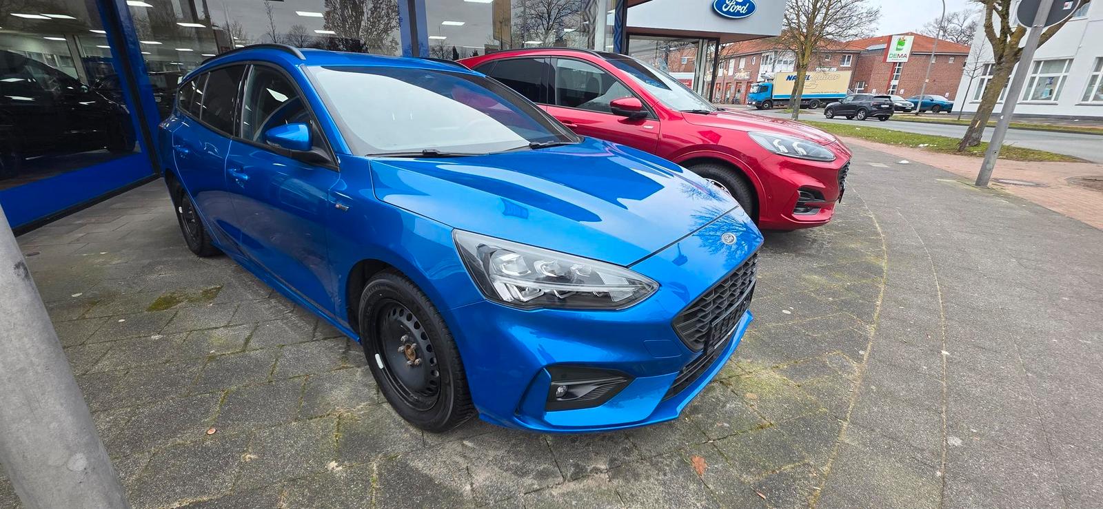 Ford Focus 1.5 EcoBoost St-Line LED Winter-Paket Navi