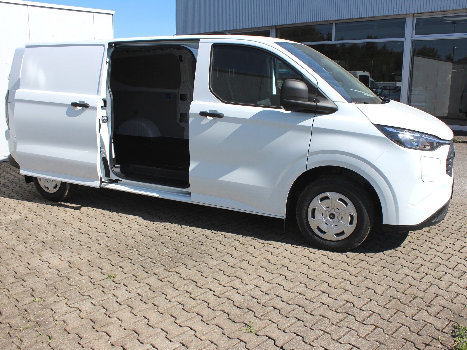 Fahrzeugabbildung Ford Transit Custom 320 L2 Trend FWD Plug-in Hybrid