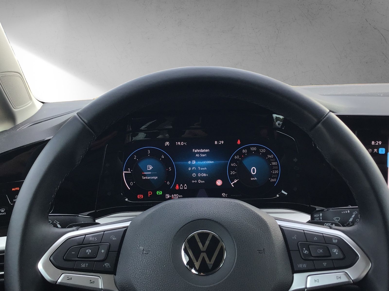 Fahrzeugabbildung Volkswagen Golf VIII TDI DSG life LED ACC NAVI CAM DAB