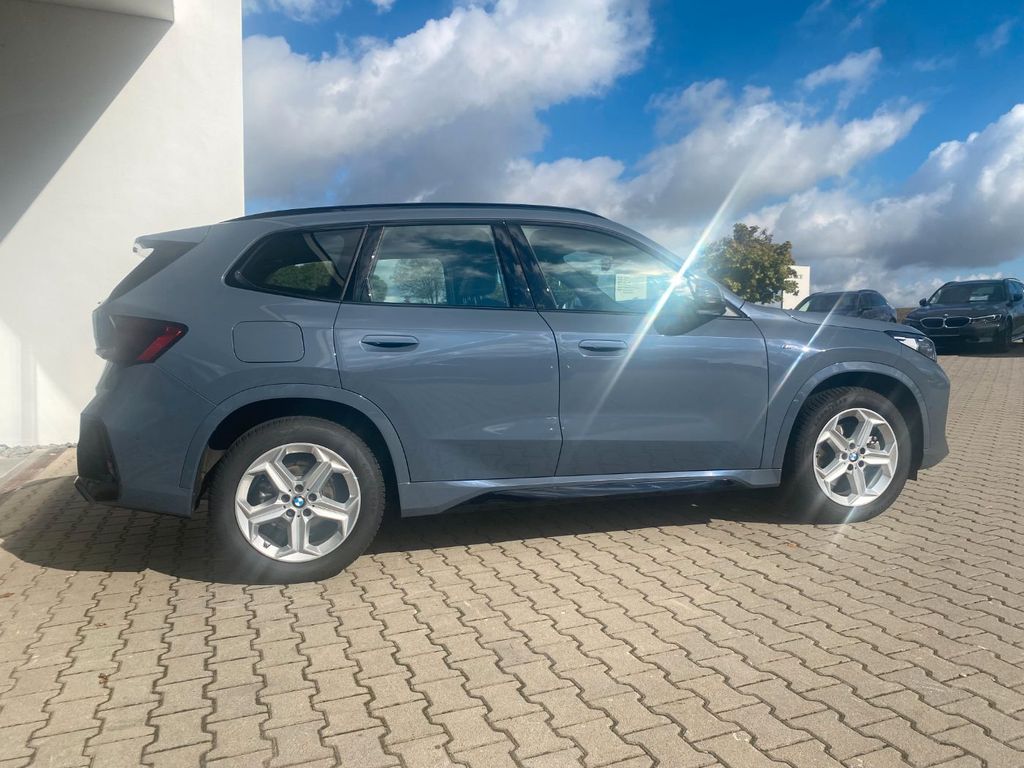 BMW X1 sDrive20 i M SPORT/H&K/SPORTSITZ ELEKT/AHK, Bild 3