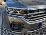 Volkswagen Touareg 3.0 V6 TDI 210kW 4MOTION Tiptronic - - VW Touareg Gebrauchtwagen in Stuttgart