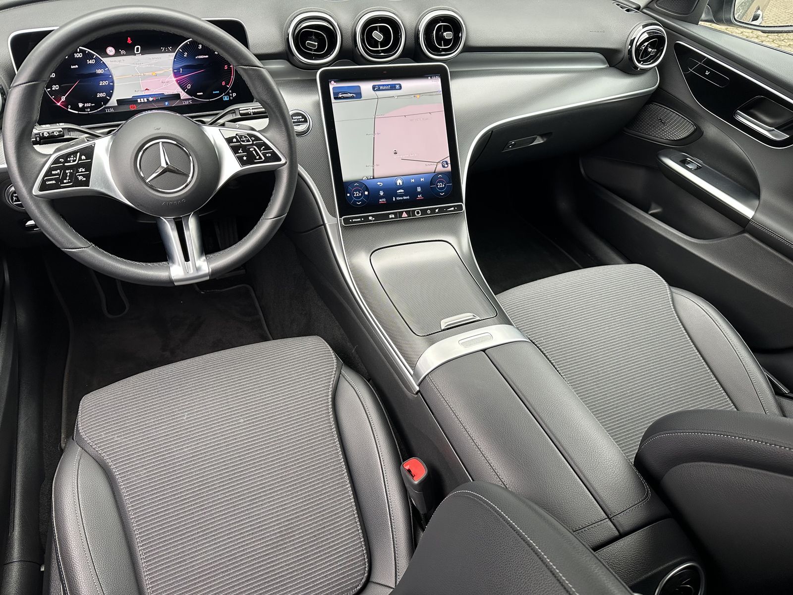 Fahrzeugabbildung Mercedes-Benz C 220d T Avantgarde NAV+LED+AHK+PARK-PAKET+17ZO