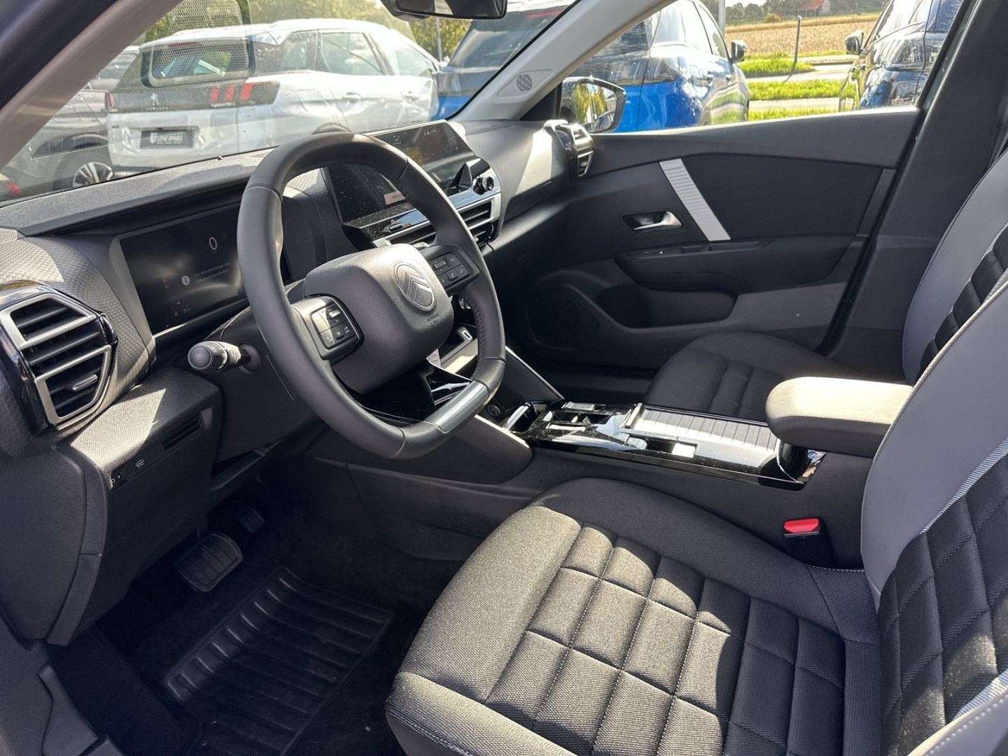 Fahrzeugabbildung Citroën C4 Plus 1.2 PureTech 130 AT8 Navi CarPlay SHZ