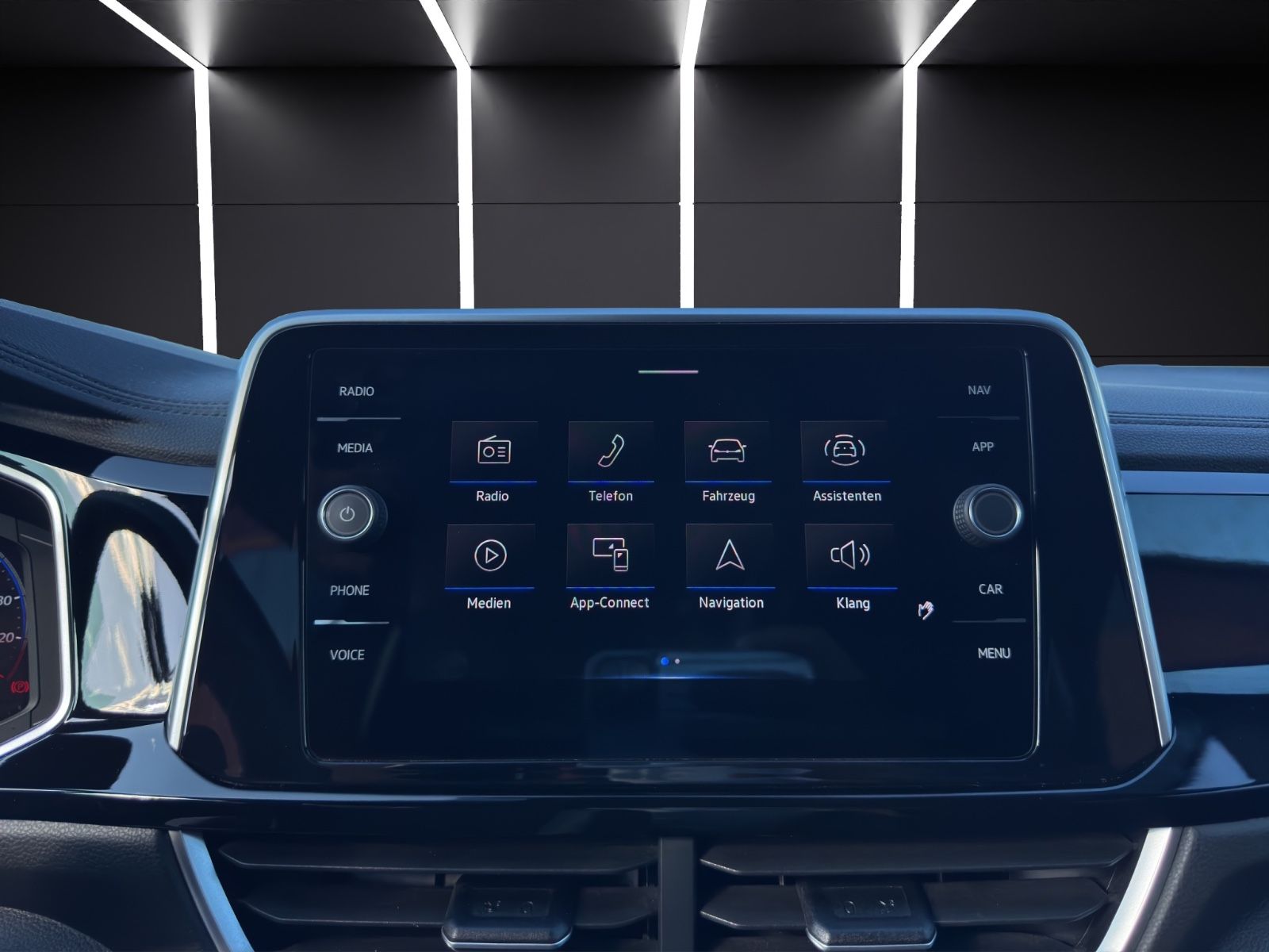 Fahrzeugabbildung Volkswagen T-Roc Cabriolet R-Line Cam*Shzg*LED*Lkhzg